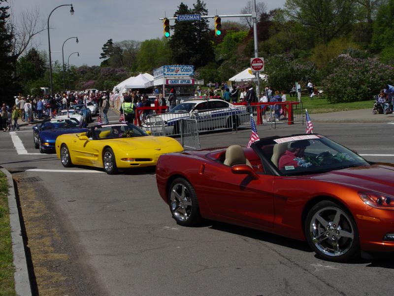 Rochester Corvette Club<br />exiting the parade